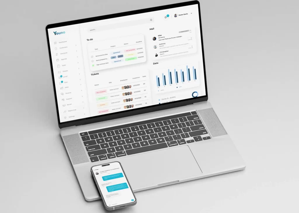 Mockup van het Youno plug-and-play software systeem op een MacBook en iPhone, ontwikkeld door PWRD.